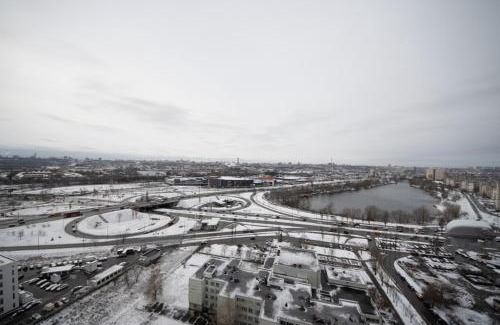 Obolon' Apartment | Elegant Riverside Apartments: Dnipro Sail with Spa & Breakfast