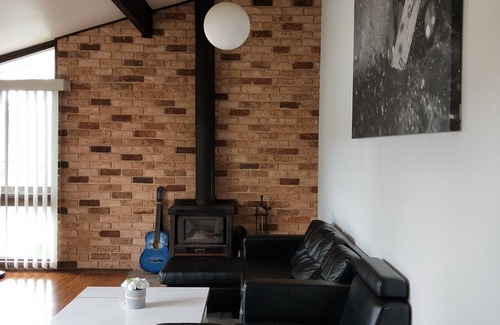 Glenfield House | Pet-Friendly Master Suite with Kitchen & Free Coffee