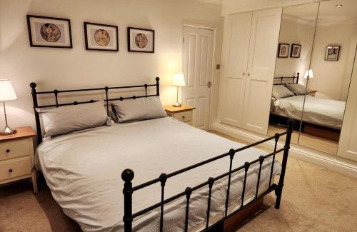 Poole House | Stylish Poole Stay: 2BD Victorian Home