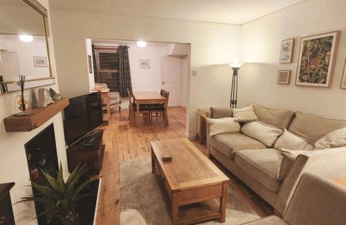 Poole House | Stylish Poole Stay: 2BD Victorian Home