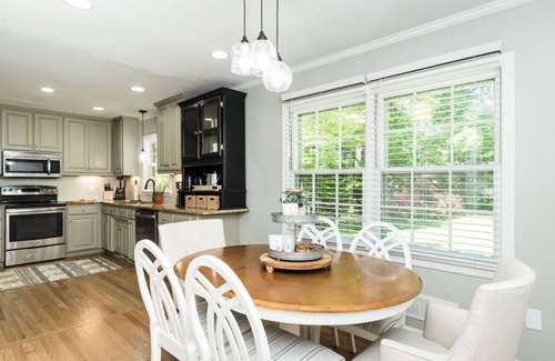 Cary House | Chic Ranch Retreat Near Downtown Cary with Pet-Friendly Perks