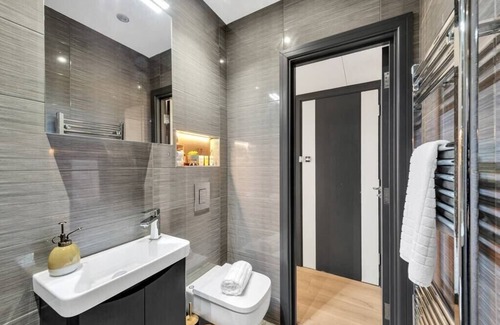 Frognal and Fitzjohns Apartment | Cozy Retreat with Kitchen & Breakfast in Ideal Location