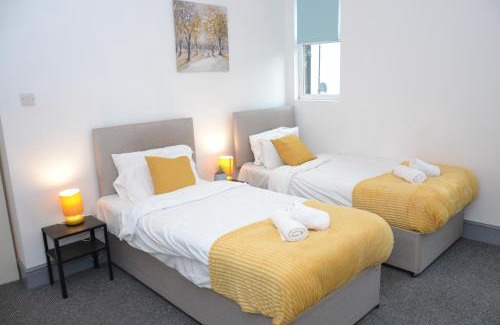 Wallasey House | Stylish Retreat near Birkenhead & Liverpool Your Cozy Home Away From Home