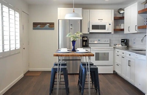 Siesta Key Condo | Guest Rated 10/10: Stylish Retreat on Private Crescent Beach