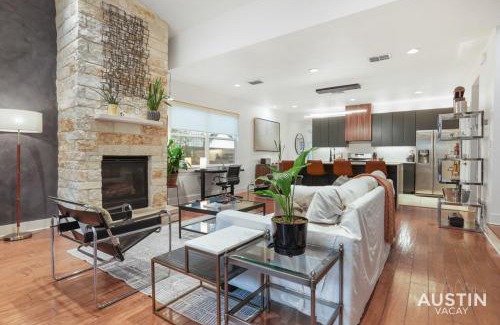 Holly House | Stylish Retreat with Outdoor Oasis in Downtown Austin