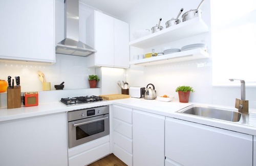 St. Mary's Park Apartment | Retro-Style JOIVY 1 Bedroom Minutes from Chelsea
