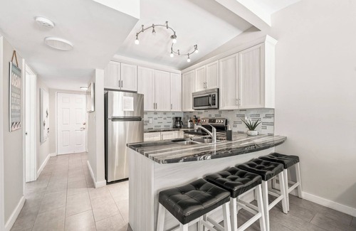 Orlando Beach Condo | Stylish Riverfront Villa W/Private beach access, Fire Pit, & BBQ Grills