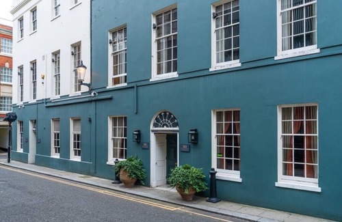 Knightsbridge House | Stylish Hotel Room in Knightsbridge - Guest Rated 8/10