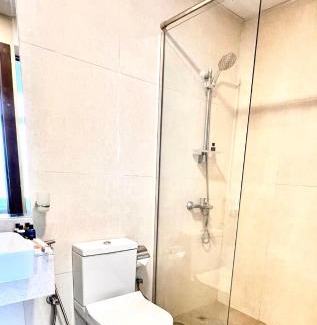 Jadaf Apartment | Ideal Central Apartment with Parking and Skyline Views