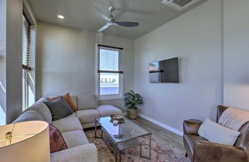 Downtown Apartment | Stylish San Marcos Apartment in Downtown with Spa Access