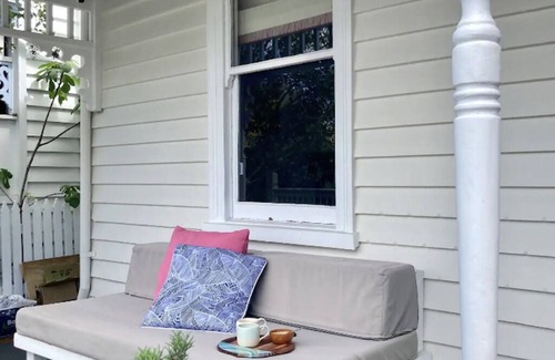 Abbotsford House | Pet-Friendly Retreat in Melbourne's Trendiest Neighborhood