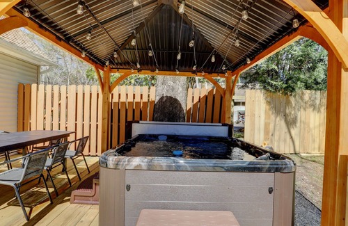 Saugerties House | Indulge in Saugerties: Hot Tub, Theater, Firepit Awaits!