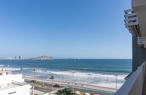 Mazatlan Apartment | Stylish seaside apartment with stunning ocean view - Pórtico