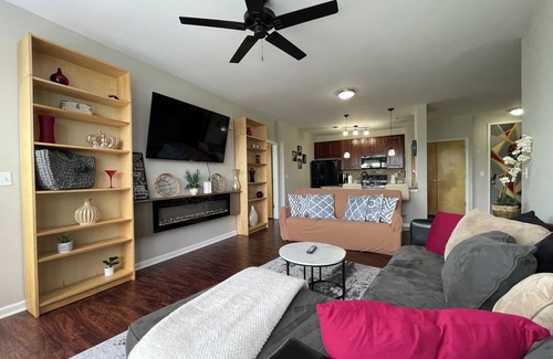 West End Condo | Stylish Sky Lofts Condo in Historic West End