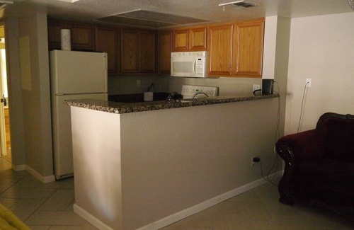 Glendale Condo | Stylish Retreat near ASU with Pool and Kitchen Amenities