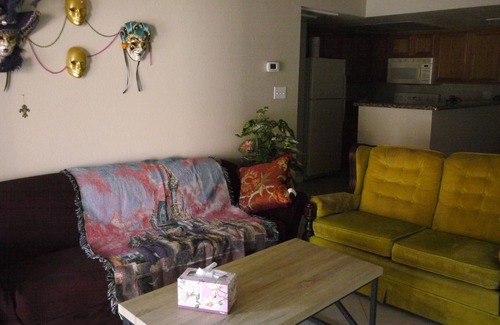 Glendale Condo | Stylish Retreat near ASU with Pool and Kitchen Amenities