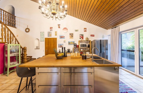 Niederlandenbeck House | Stylish House with Open Kitchen and Relaxing Hot Tub