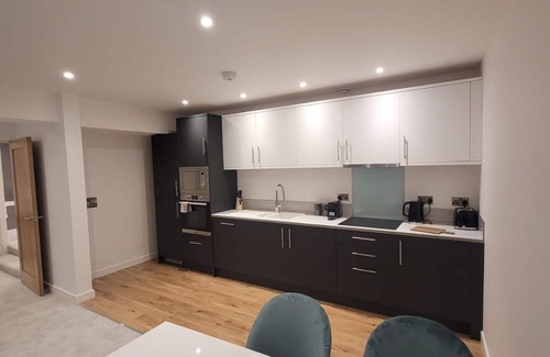 Wainscot Apartment | Stylish Spacious 1 Bed Flat Rochester Strood Located Centrally