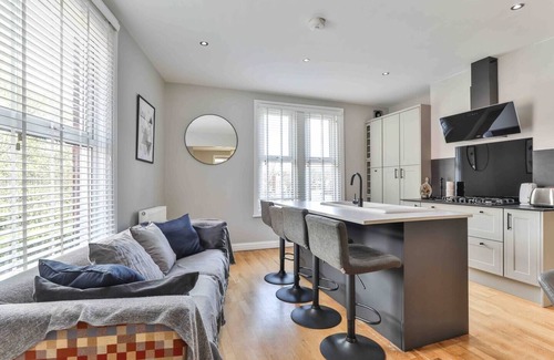 Sheffield Apartment | Guest Rated 10/10: Stylish 3 Bed Apartment with Parking