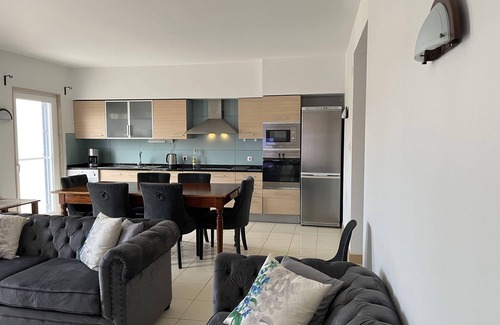 Santa Maria Apartment | Stylish Apartment with Pool & Spa, Steps to the Beach
