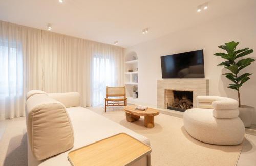 Leixões Apartment | Stylish & Spacious Flat near the Beach by HostWise