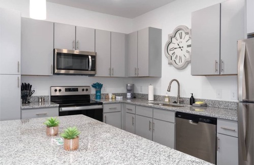 Pelham Apartment | Elegant 1 BR Retreat Near Oak Mt State Park with Pool