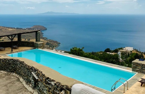 Kato Aprovatou House | Elegant Stone House with Pool - Aprovato, Andros