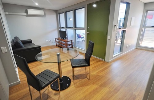Port Hedland Ski Chalet | Stylish Studio 1x1 Walk to CBD