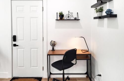 Bristol Apartment | Modern Studio Retreat in Bristol - 10/10 Guest Rated!