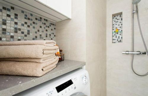 Toolo Apartment | Central Stylish Studio with Outstanding 9.4/10 Rating