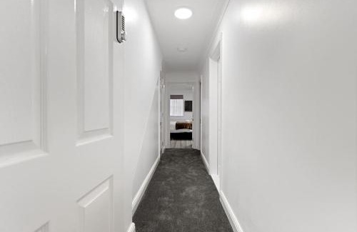Hale Apartment | Stylish Studio Room in Mill Hill - Guest Rated 9.1/10