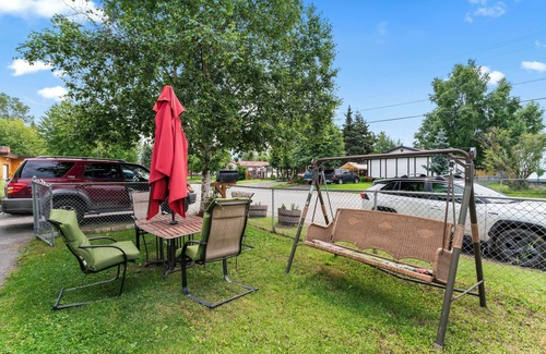 Airport Heights Community Council Apartment | Stylish Studio Suite Near Downtown Anchorage - Explore Alaska's Beauty with Ease