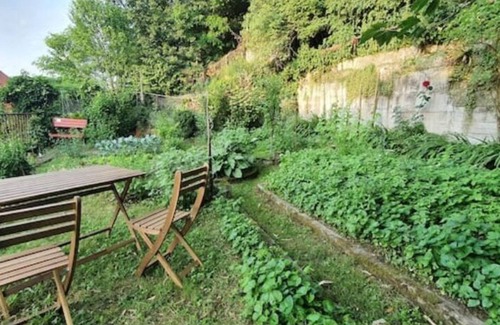 Ljubljana City Centre Apartment | Trendy Studio with Garden and Self Check-In Convenience