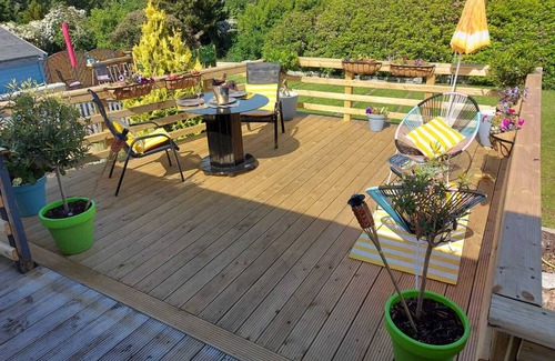 Dungloe Apartment | Stylish Studio with Kitchen/Private Deck/Sauna & Hot Tub