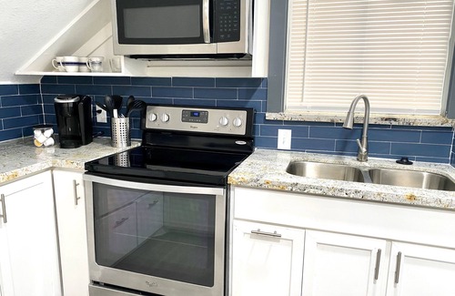 Greater East End Apartment | Inviting Studio with Private Entrance and Pet-Friendly Perks