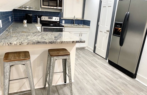 Greater East End Apartment | Inviting Studio with Private Entrance and Pet-Friendly Perks