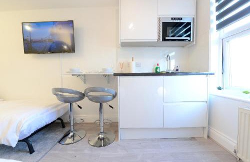 Shepherd's Bush Apartment | Newly Refurbished London Studios Near Shepherds Bush