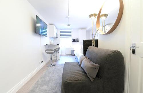 Shepherd's Bush Apartment | Newly Refurbished London Studios Near Shepherds Bush