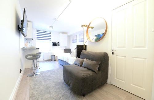 Shepherd's Bush Apartment | Newly Refurbished London Studios Near Shepherds Bush