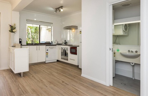 Subiaco Apartment | Stylish Subiaco terrace accommodation