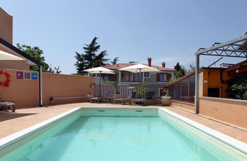 Portoroz Apartment | Stylish Suite with Pool in Portoroz Center