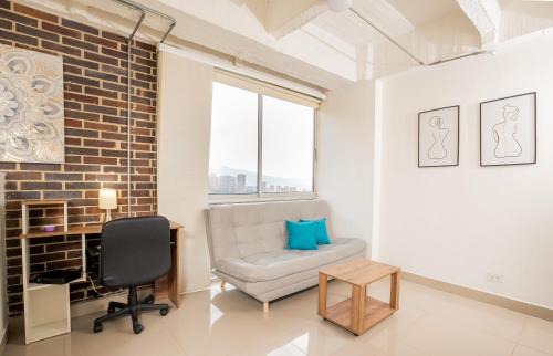 El Tesoro Apartment | Elegant Suite in El Poblado, Steps from Provenza!