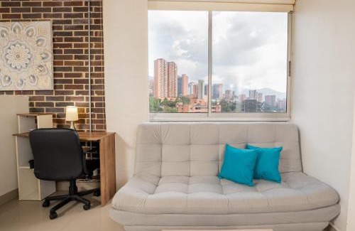 El Tesoro Apartment | Elegant Suite in El Poblado, Steps from Provenza!