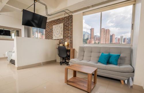 El Tesoro Apartment | Elegant Suite in El Poblado, Steps from Provenza!