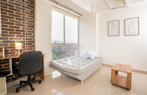 El Tesoro Apartment | Elegant Suite in El Poblado, Steps from Provenza!