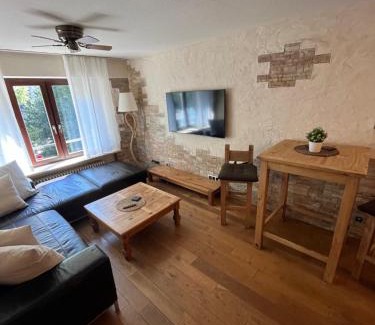 Heidelberg City Centre Apartment | Charming OldTown Apartment with Free Parking & Ocean Views