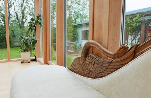 Saustrup House | Family-Friendly Thatched House with Garden & Ocean Views