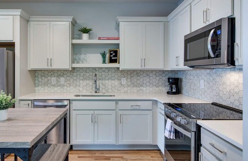 Greenwood House | Stylish Cleveland Retreat: Steps to Summer Delights