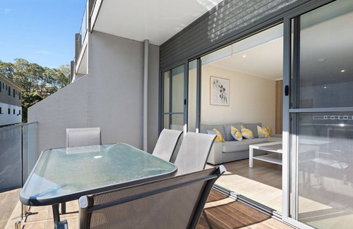 North Batemans Bay Apartment | Inviting Tri-Level Townhouse with Breathtaking Water Views