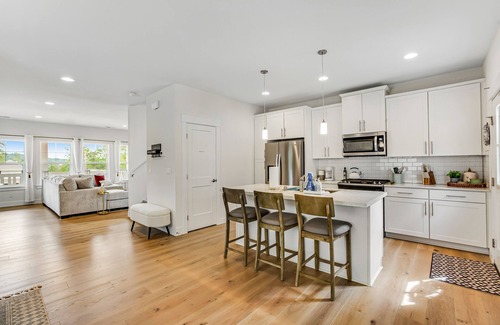 Allyn House | Pet-Friendly Oceanfront Retreat with Premium Amenities